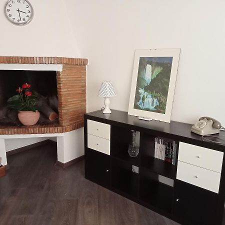 Casa Sofia - Appartamento Con Parcheggio Riservato แตร์นี ภายนอก รูปภาพ